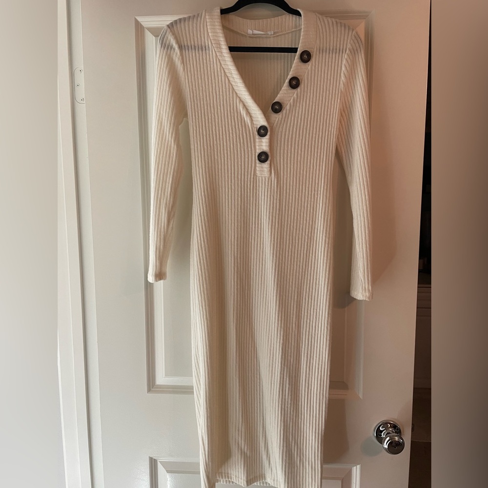 Cream knit form fitting dress size small